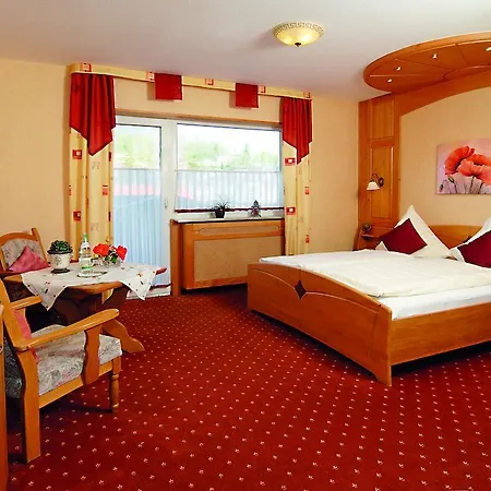 Otel Ursula Garni